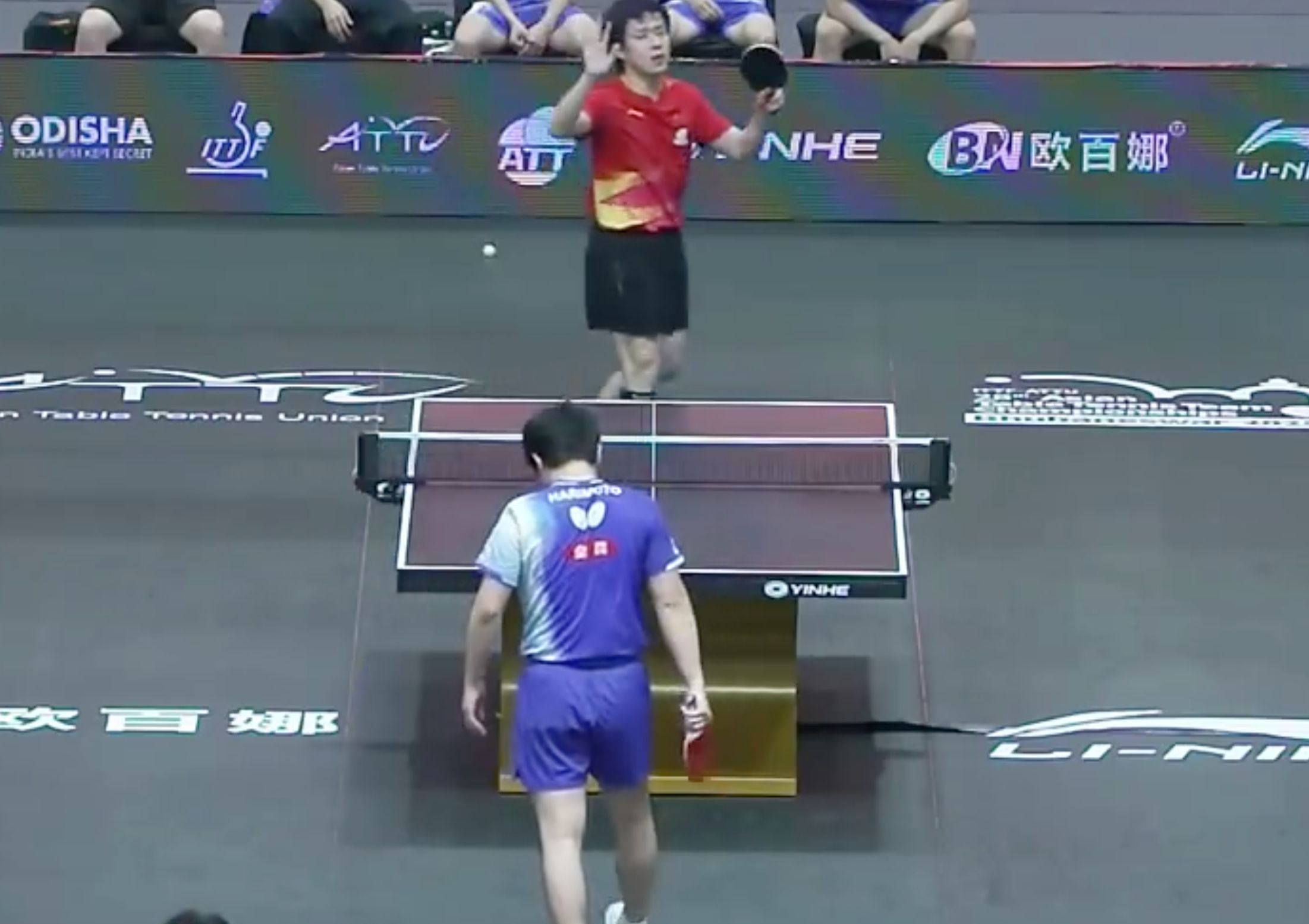 他的换球衣, 第四局, 落后的绝境